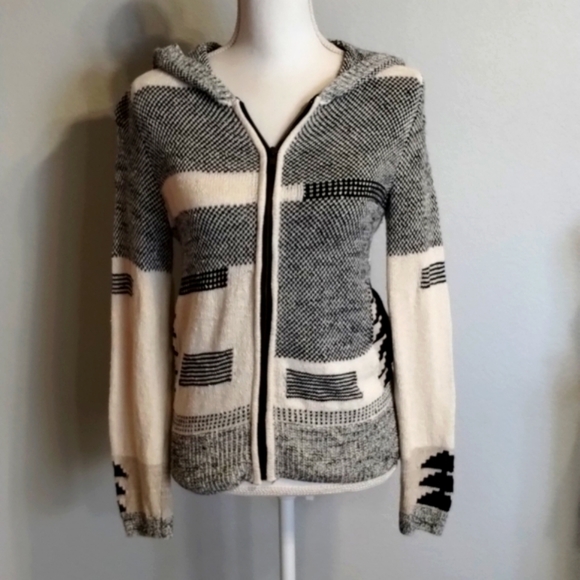 ANTHROPOLOGIE Sparrow Opole Aztec Hooded Sweater Black/Cream/Tan Medium - Picture 1 of 9